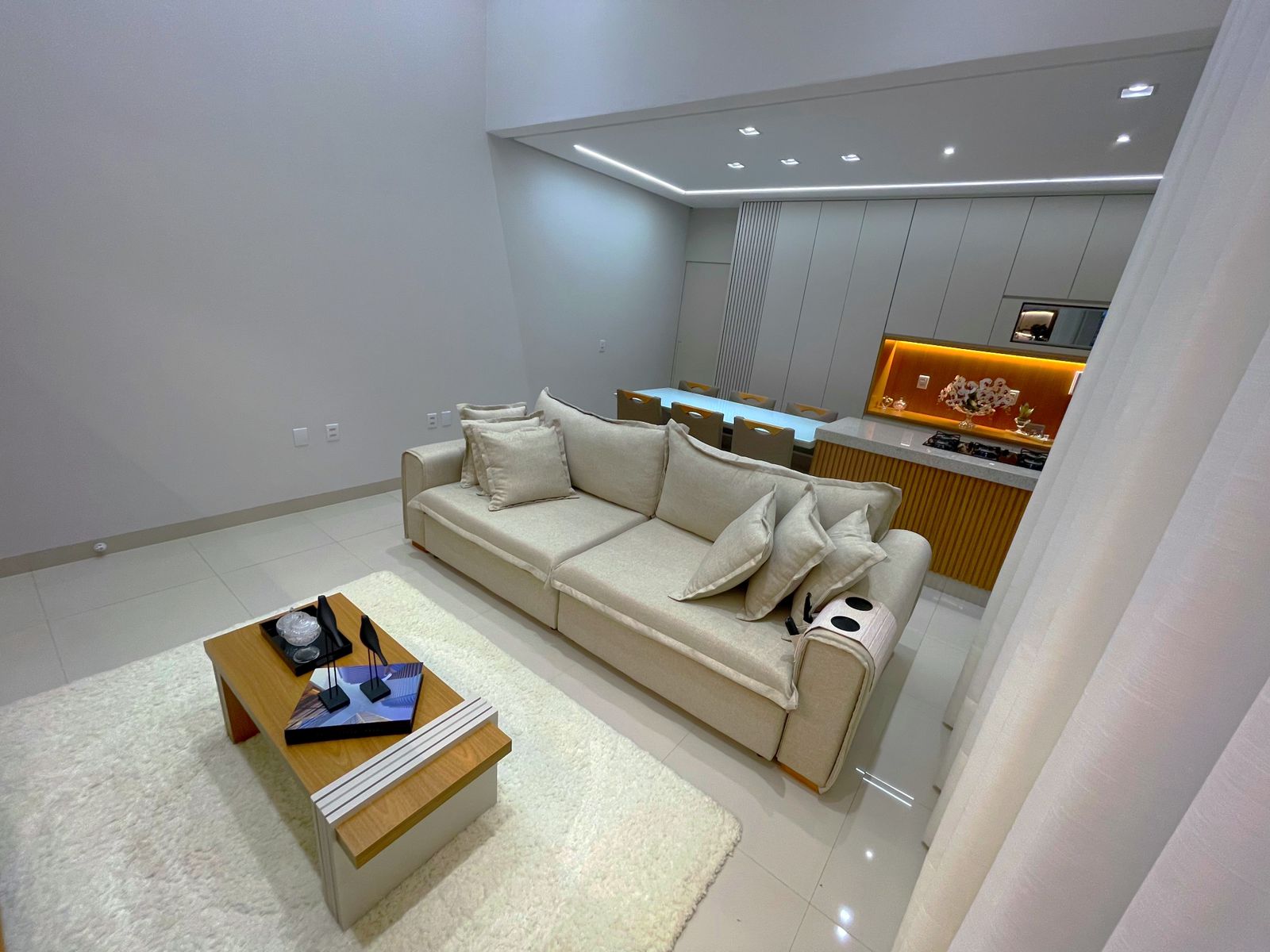 e8ba939a-a975-4ce8-ac9c-973301540052